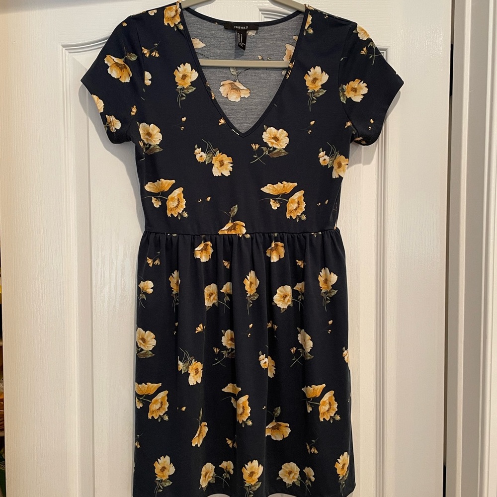 Forever 21 Dress Size Medium
